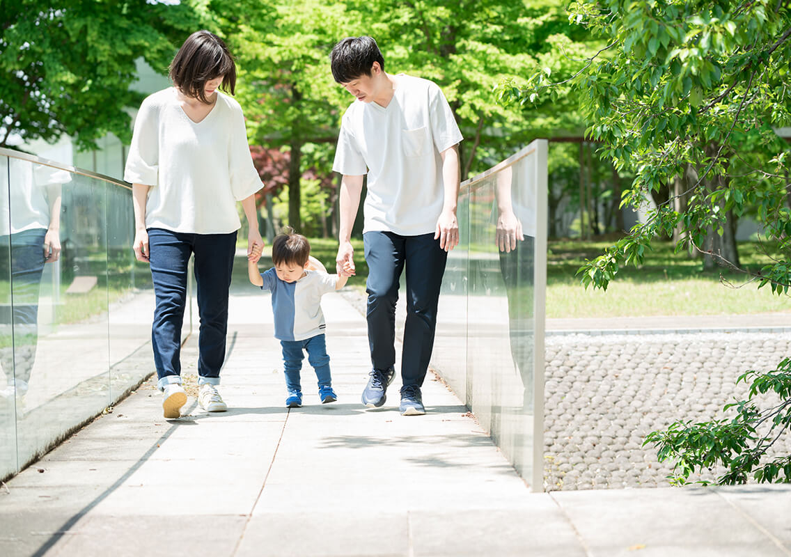 予期せぬ転勤で住宅ローンと賃貸の二重払い、さらに債務が重なり首が回らなくなっていた